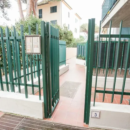 A Pochi Passi Dal Mare Di M. Marina